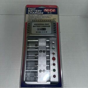 Universal Fast Battery Charger Model: 47618, NiMH, Ni-Cd Charges AA AAA C D & 9V